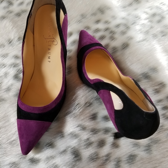Ivanka Trump 4" Itgana Genuine Suede Stiletto Pump - Picture 2 of 2